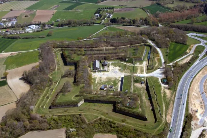 Image qui illustre: Visite du Fort de Saint-Père