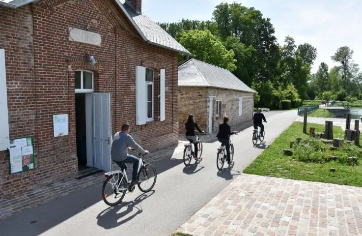 Image qui illustre: Location De Vélo - Maison Eclusière De Long