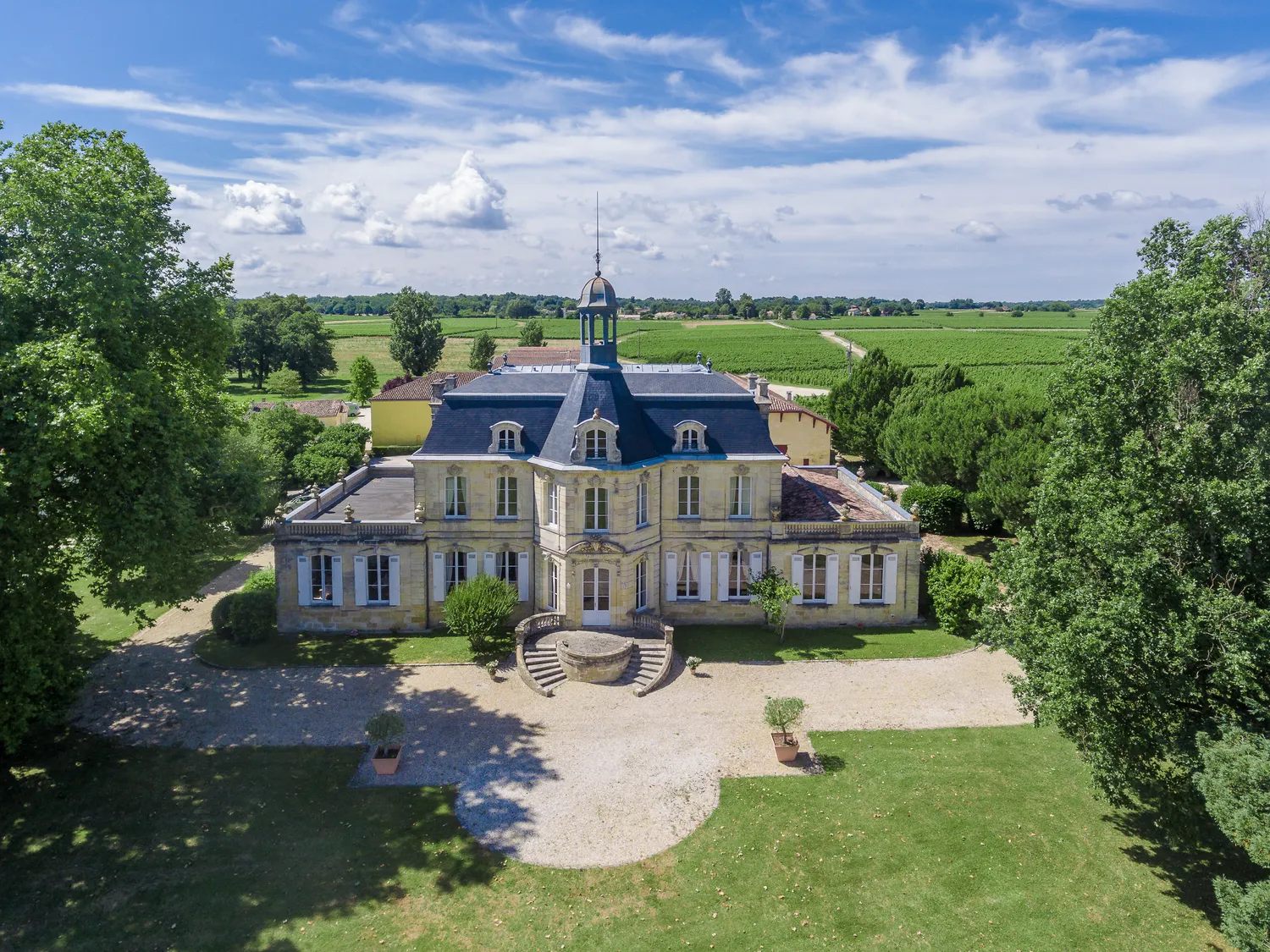 Image qui illustre: Vignobles Chanfreau - Château Fonréaud à Listrac-Médoc - 0