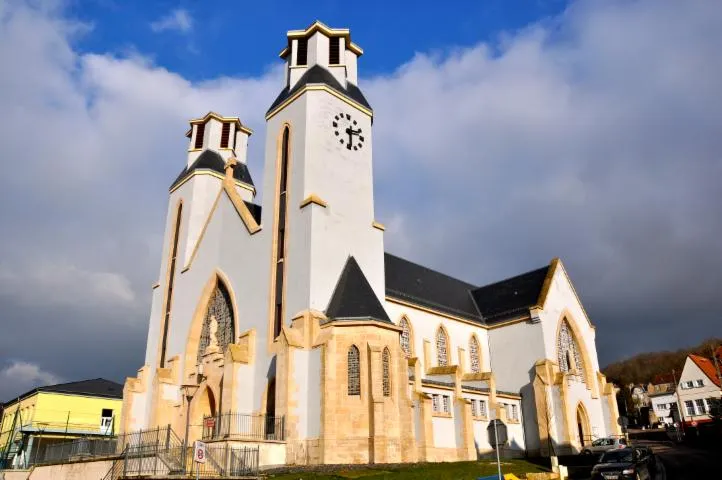 Image qui illustre: L'église Saint-François d'Assise