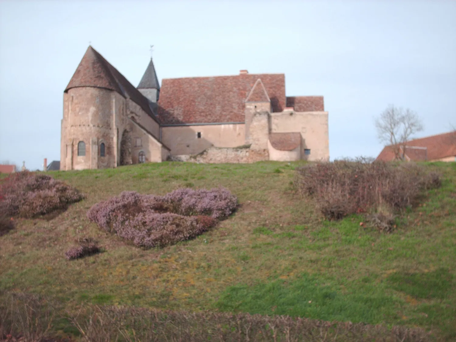 Image qui illustre: Eglise Saint-michel à Le Magny - 2