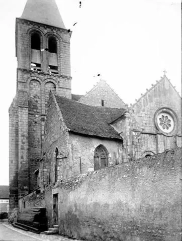 Image qui illustre: Eglise Saint-génitour Du Blanc