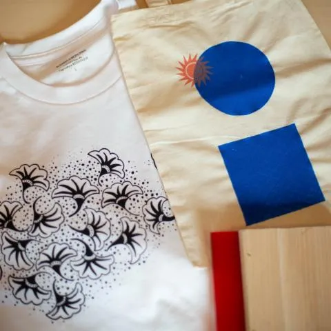 Image qui illustre: Imprimez votre tote bag et votre tee-shirt