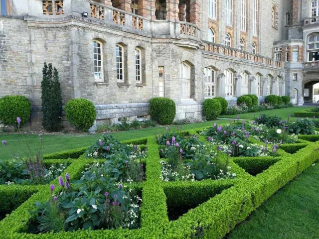 Image qui illustre: Le Touquet-Paris-Plage, les jardins de la Manche (à pied)