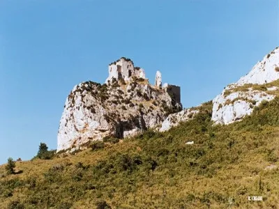 Image qui illustre: Castellas de Roquemartine à Sénas - 1