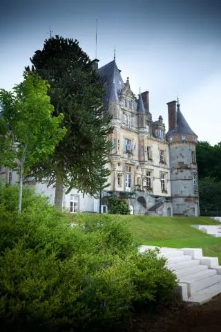 Image qui illustre: Visite guidée : découverte de l'Arboretum du château de la Roche