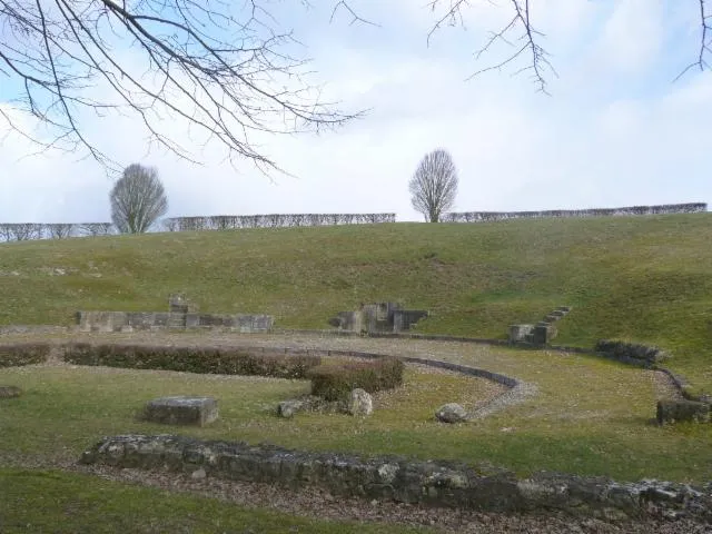 Image qui illustre: Théâtre Gallo-romain De Vendeuil-caply