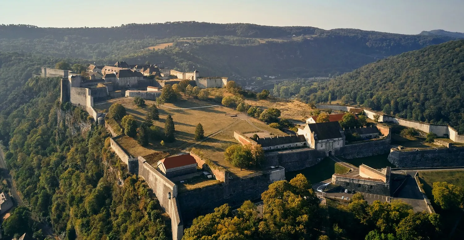 Image qui illustre: Les Fortifications De Vauban Inscrites Au Patrimoine Mondial De L'unesco à Besançon - 1