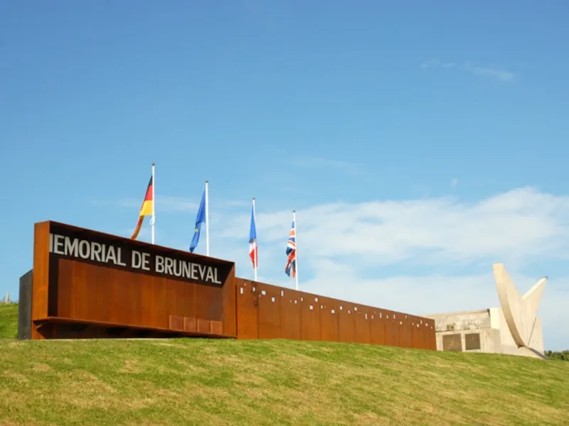 Image qui illustre: Mémorial de Bruneval à Saint-Jouin-Bruneval - 0