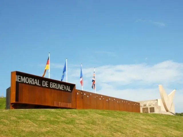 Image qui illustre: Mémorial de Bruneval