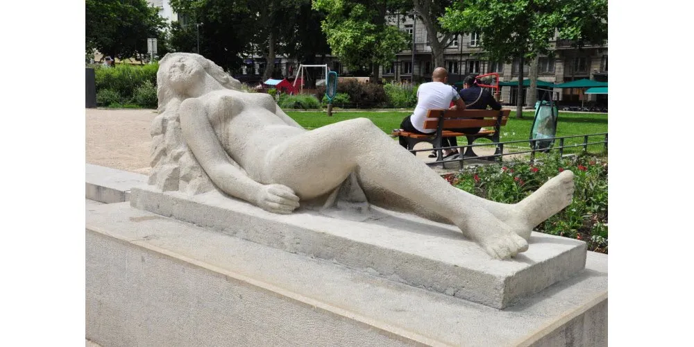 Image qui illustre: Statue Apollon à Saint-Étienne - 0