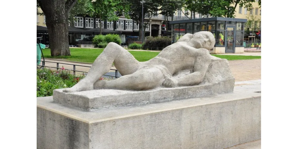 Image qui illustre: Statue Apollon à Saint-Étienne - 1