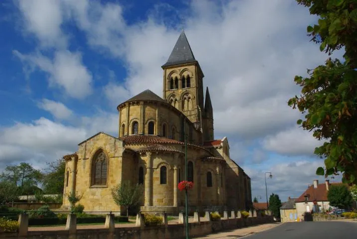 Image qui illustre: Église Saint-Menoux - Saint-Menoux