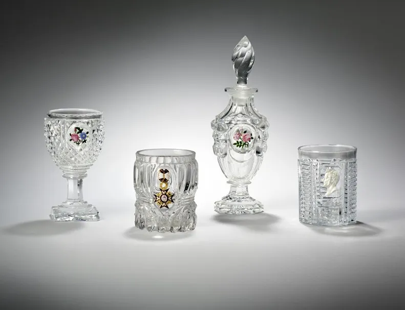 Image qui illustre: Exposition : verres à inclusion du XIXe siècle - Cristallo-cérames et émaux de la collection Darnis à Conches-en-Ouche - 0