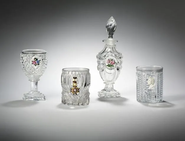 Image qui illustre: Exposition : verres à inclusion du XIXe siècle - Cristallo-cérames et émaux de la collection Darnis