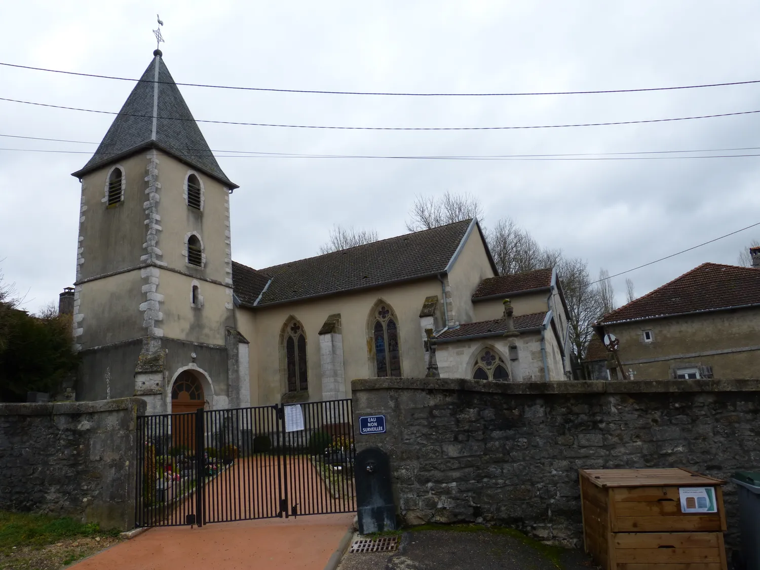 Image qui illustre: Eglise Saint-michel Et La Chapelle Notre Dame De Pitie - Jainvillotte à Jainvillotte - 0