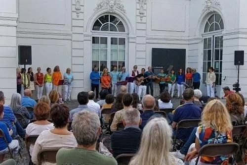 Image qui illustre: Chante en scène au Musée Paul-Belmondo