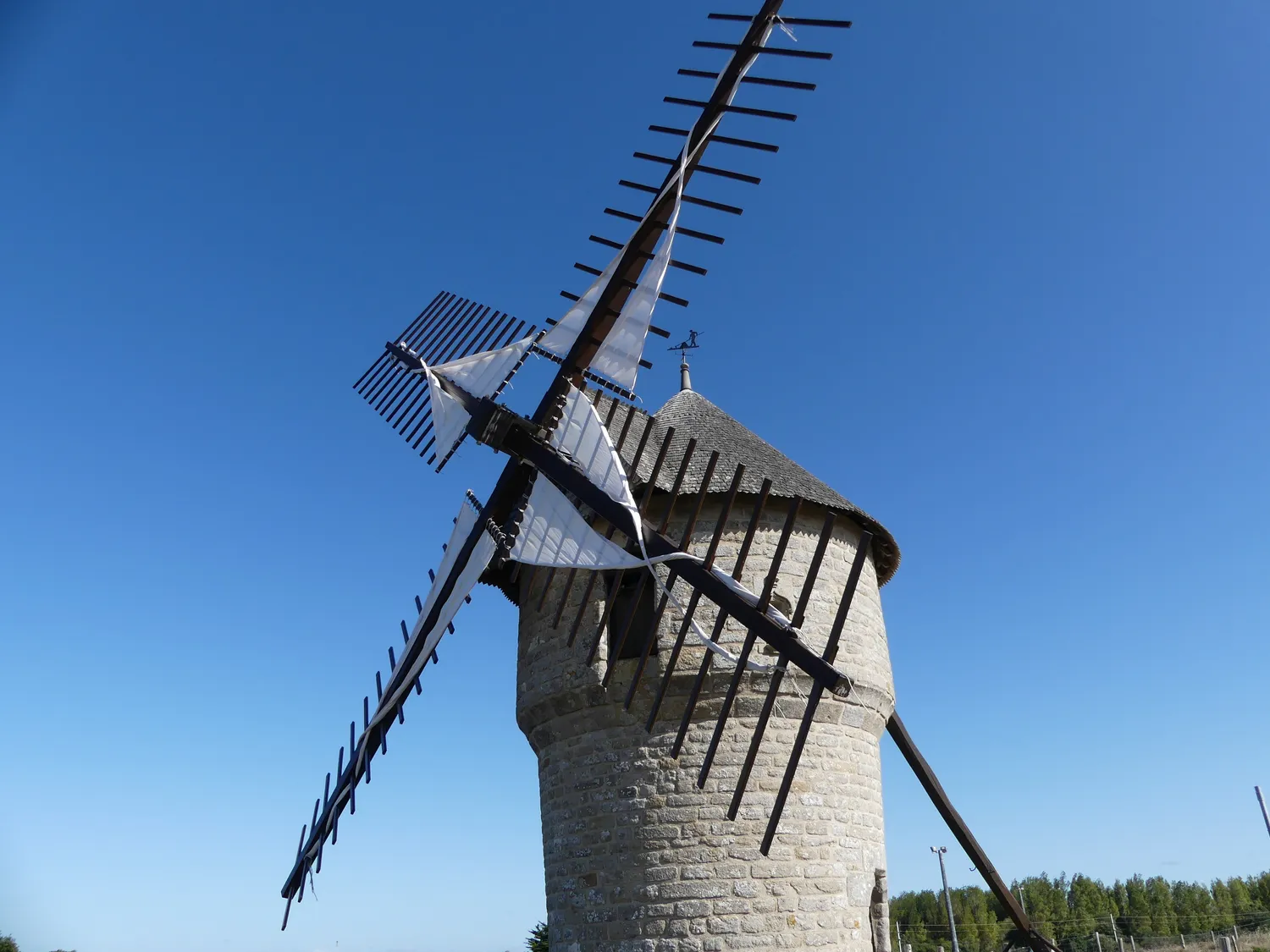 Image qui illustre: Visites du Moulin de la Falaise à Batz-sur-Mer - 0