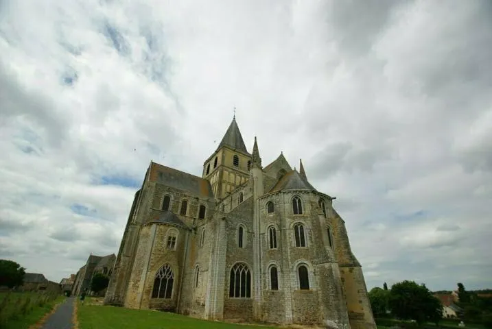 Image qui illustre: Visite libre de l'abbaye Saint-Vigor