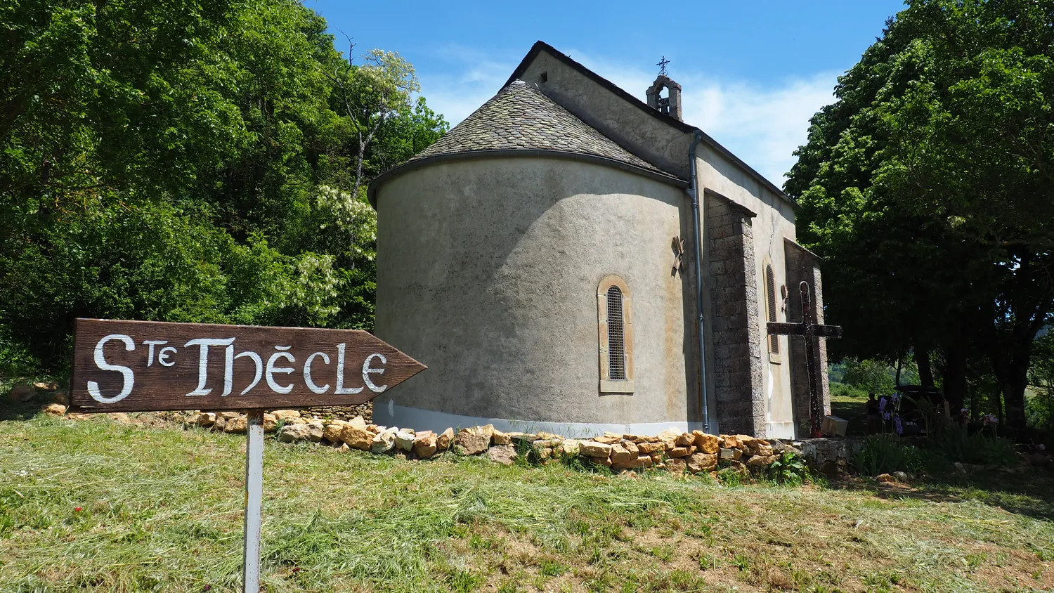 Image qui illustre: Chapelle De Sainte Thècle à Saint-Bonnet-de-Chirac - 0