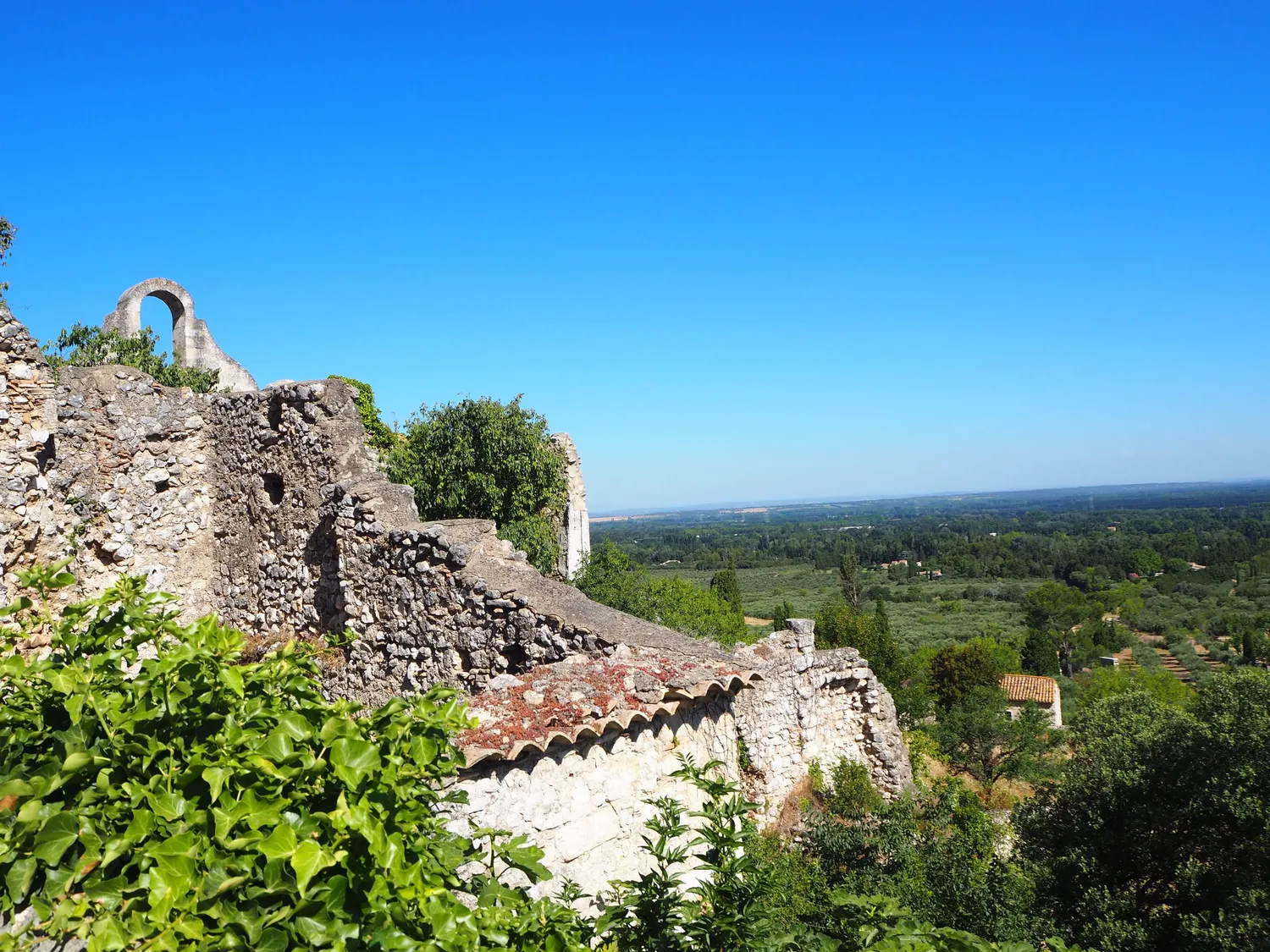 Image qui illustre: Eygalieres - Du Contras À La Chapelle Saint Sixte à Eygalières - 0