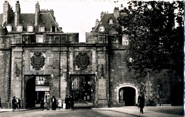 Image qui illustre: La Porte Saint-Vincent