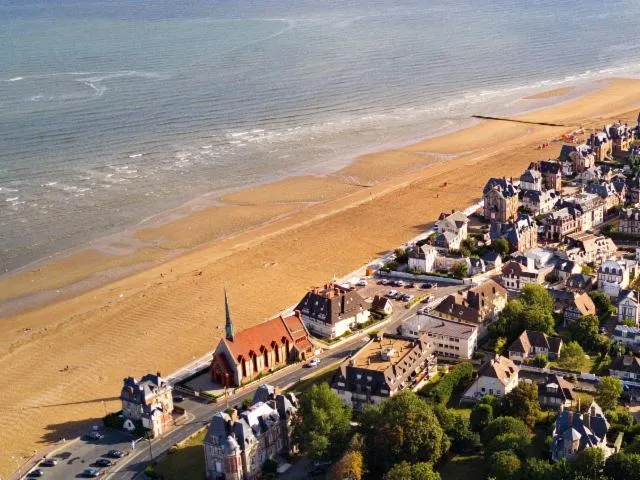 Image qui illustre: Plage Du Temple