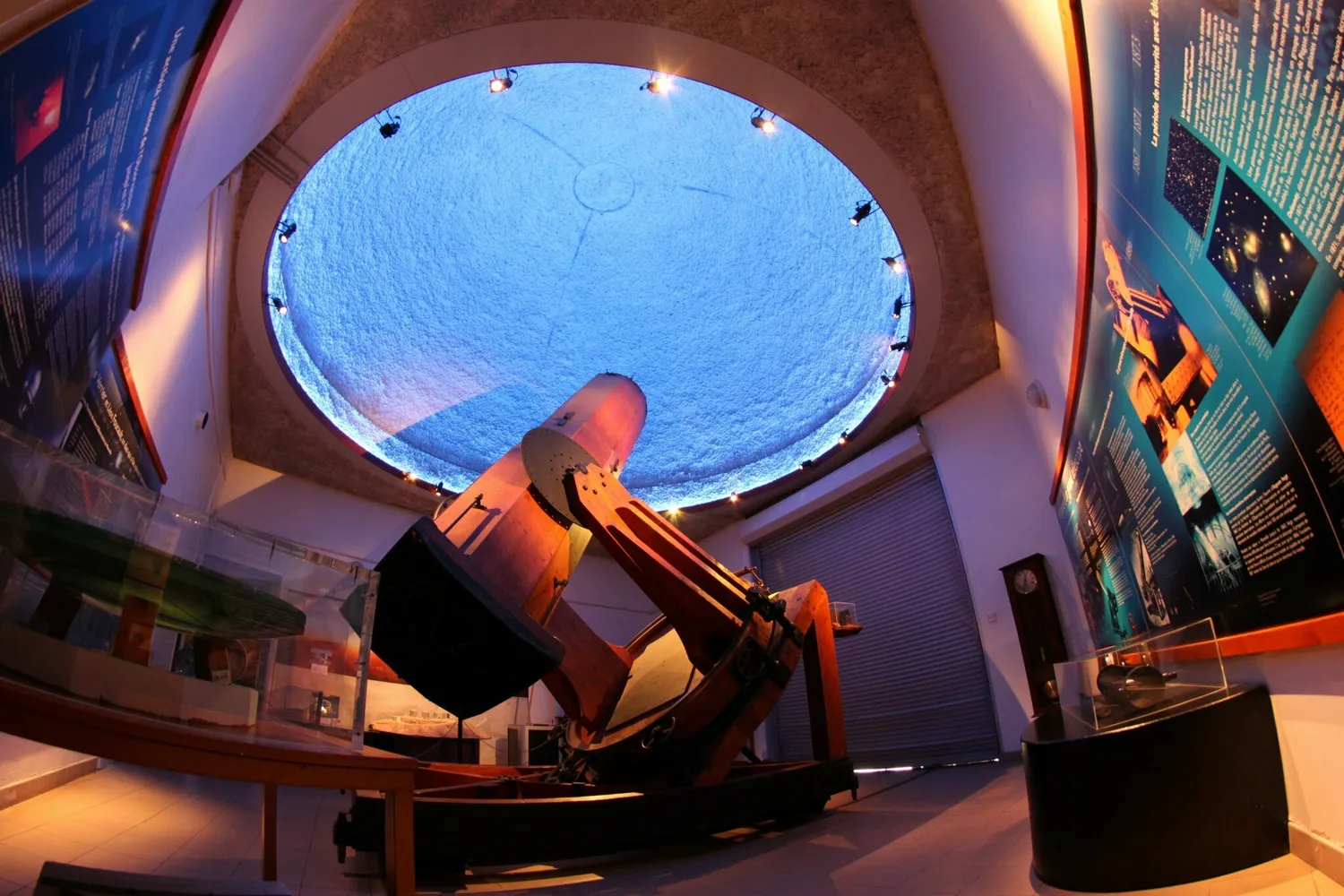 Image qui illustre: Les instruments historiques de l'Observatoire de Marseille et exposition Planètes et Climats à Marseille - 0