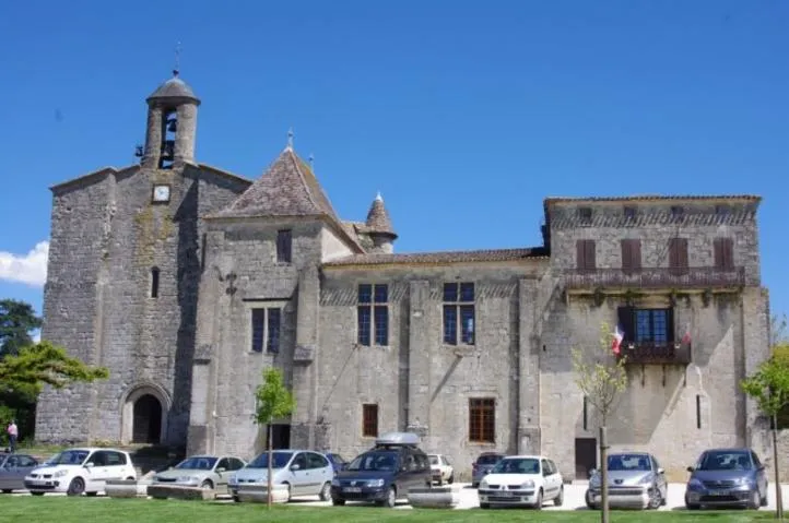 Image qui illustre: Sur les pistes de Robin à l'abbaye de Saint-Ferme