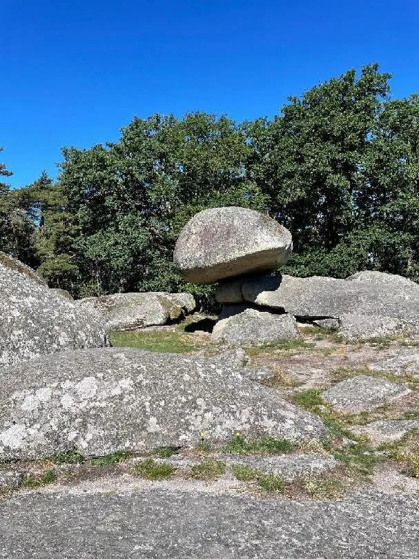 Image qui illustre: Les Pierres Jaumâtres