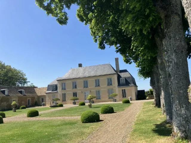 Image qui illustre: Visite des extérieurs et des jardins. conférence-débat sur l'avenir des jardins privés ouverts au public.