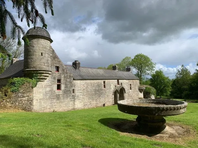 Image qui illustre: Visite guidée historique au Château du Rusquec