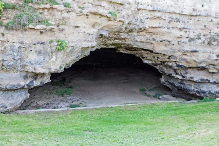 Image qui illustre: Grotte de la Chambre d'Amour