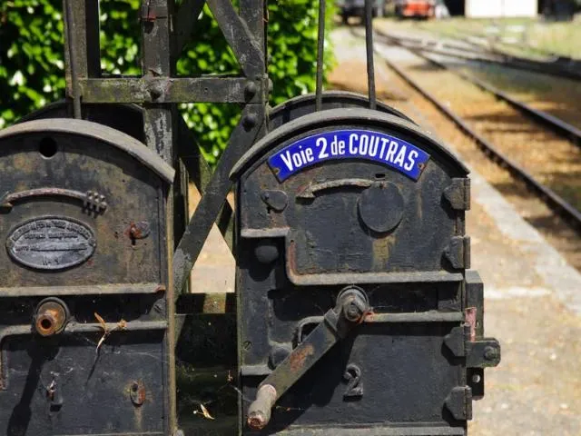 Image qui illustre: Train Touristique Guîtres Marcenais