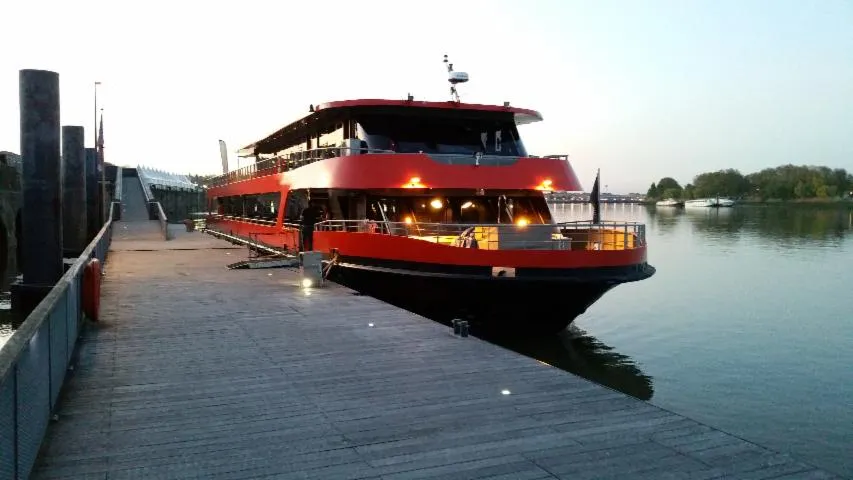 Image qui illustre: Les Bateaux Bordelais