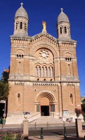 Image qui illustre: Basilique Notre Dame de la Victoire