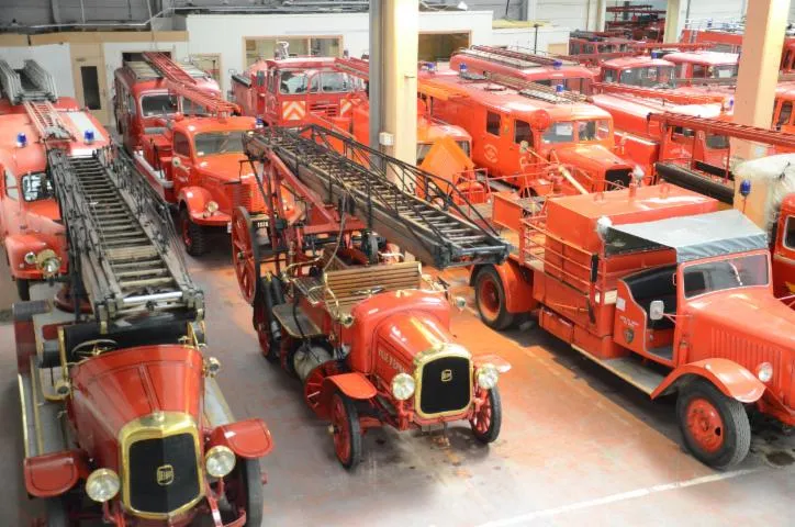 Image qui illustre: 150 camions de pompiers !