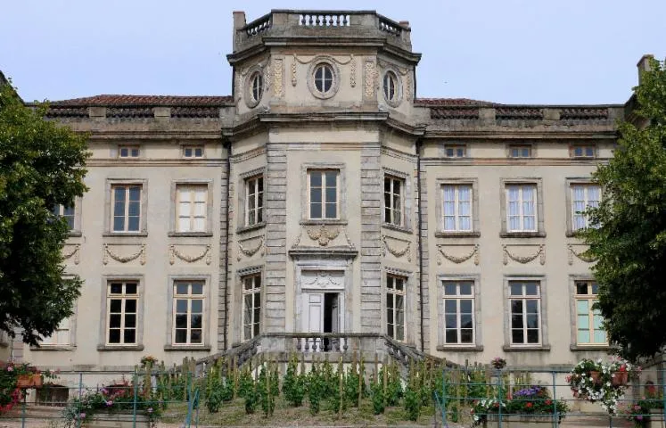 Image qui illustre: Château De Boën-sur-lignon