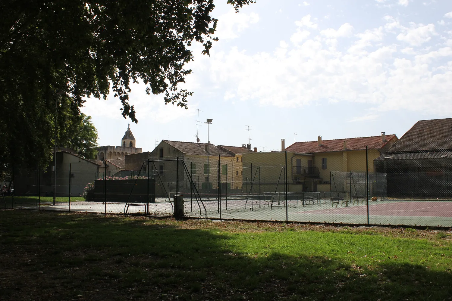 Image qui illustre: Court De Tennis De Saint-andiol à Saint-Andiol - 0