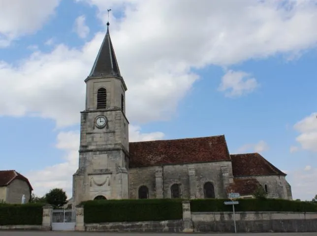 Image qui illustre: Église Saint-michel De Lachapelle-en-blaisy