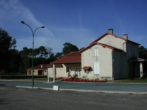 Image qui illustre: Monfrange, Un Village Sans Bourg à Agnac - 1