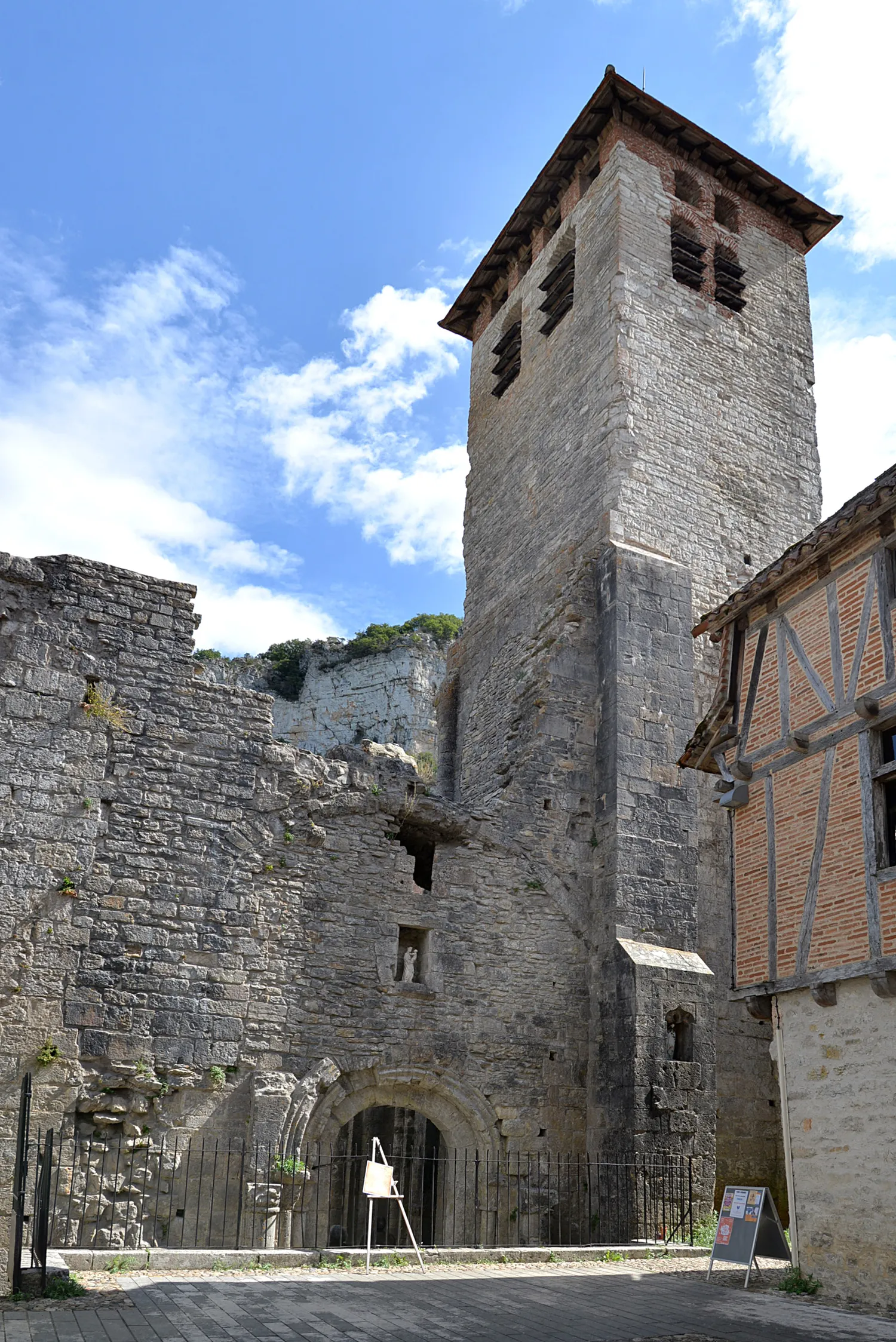 Image qui illustre: Abbaye De Marcilhac à Marcilhac-sur-Célé - 1