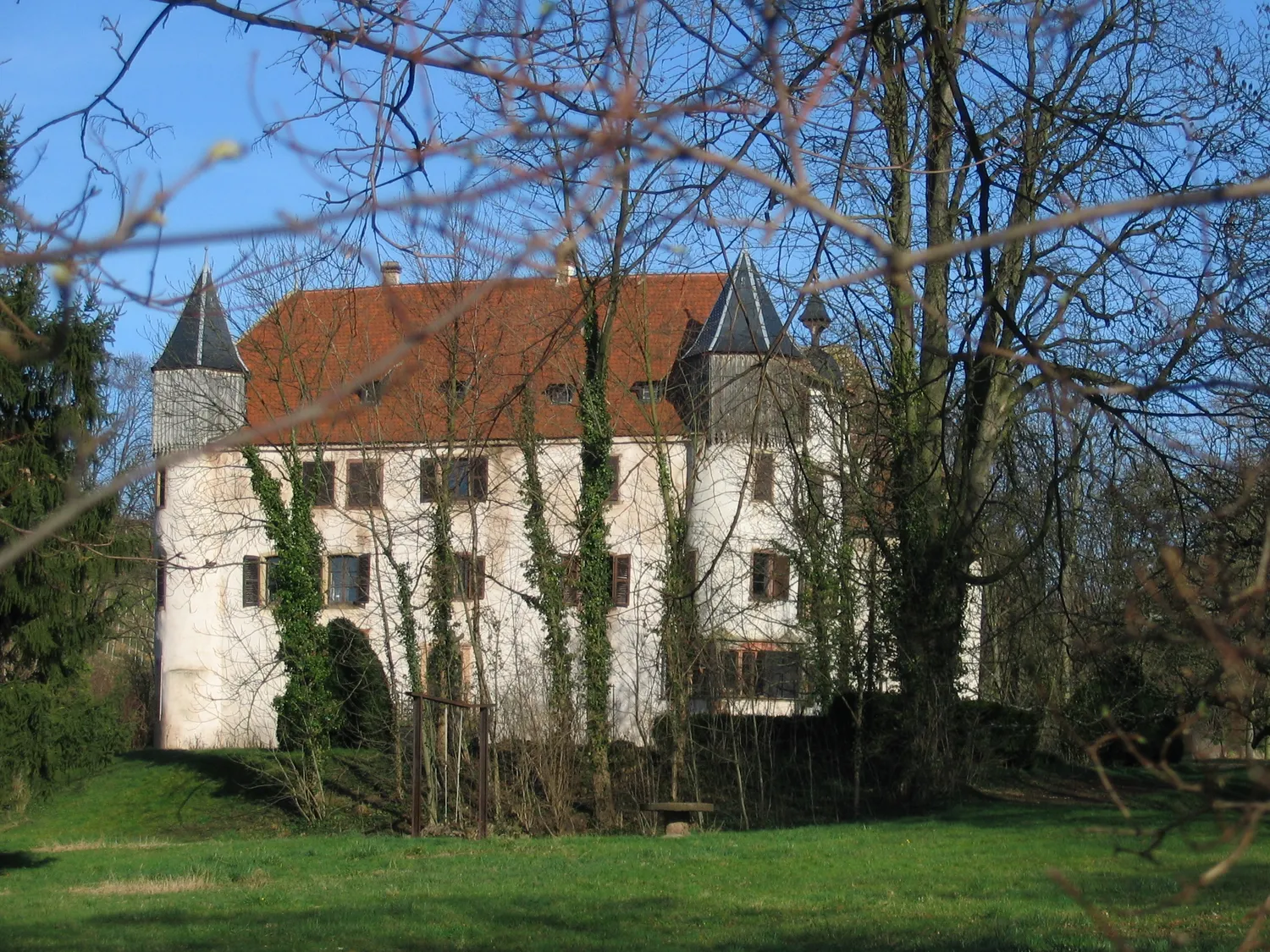 Image qui illustre: Château de Scharrachbergheim à Scharrachbergheim-Irmstett - 0