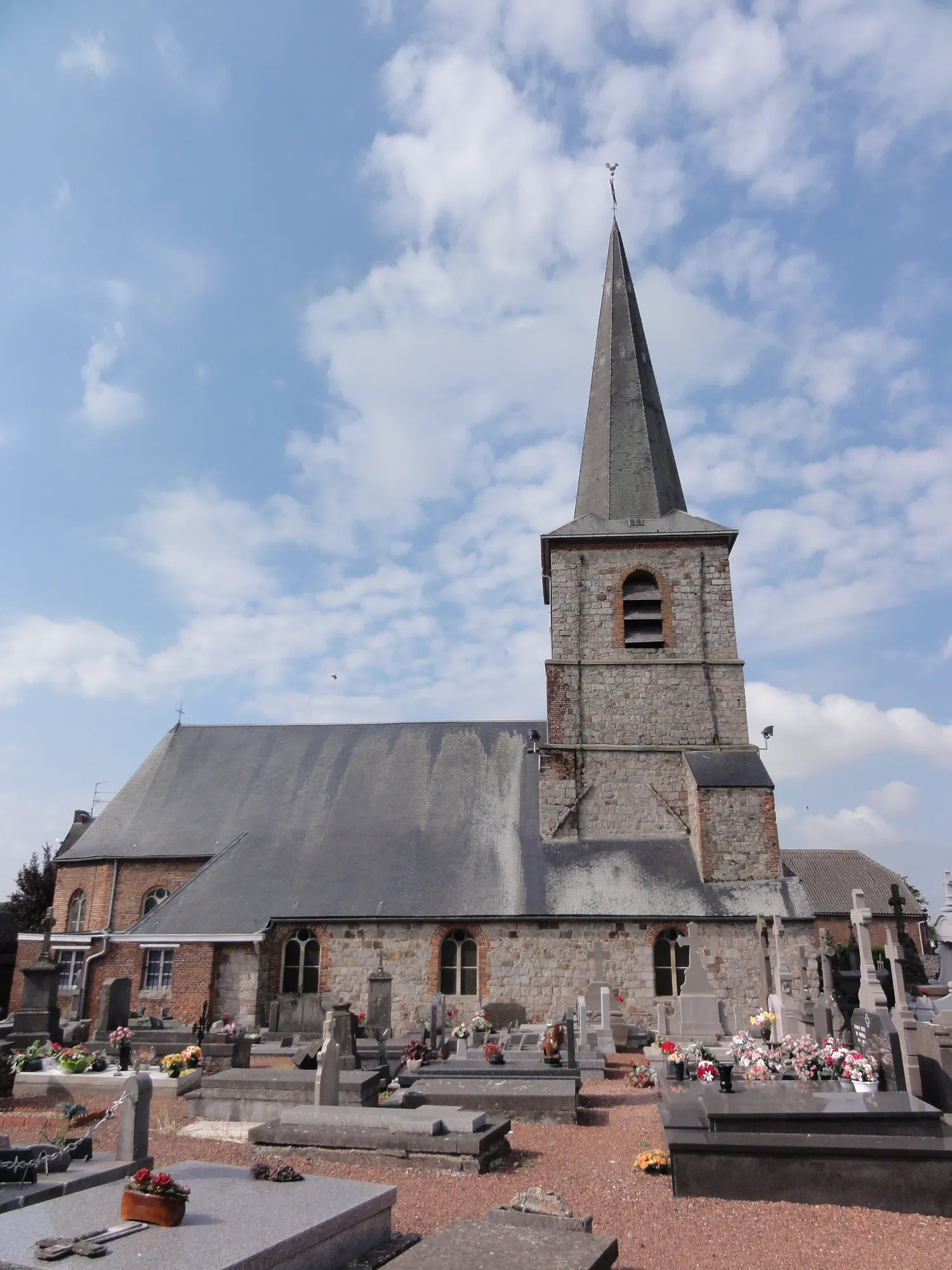 Image qui illustre: Chapelle Saint Quinibert à Salesches - 0
