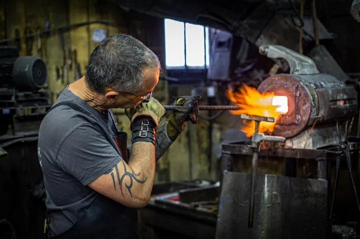 Image qui illustre: Visite d'une coutellerie artisanale à Laguiole