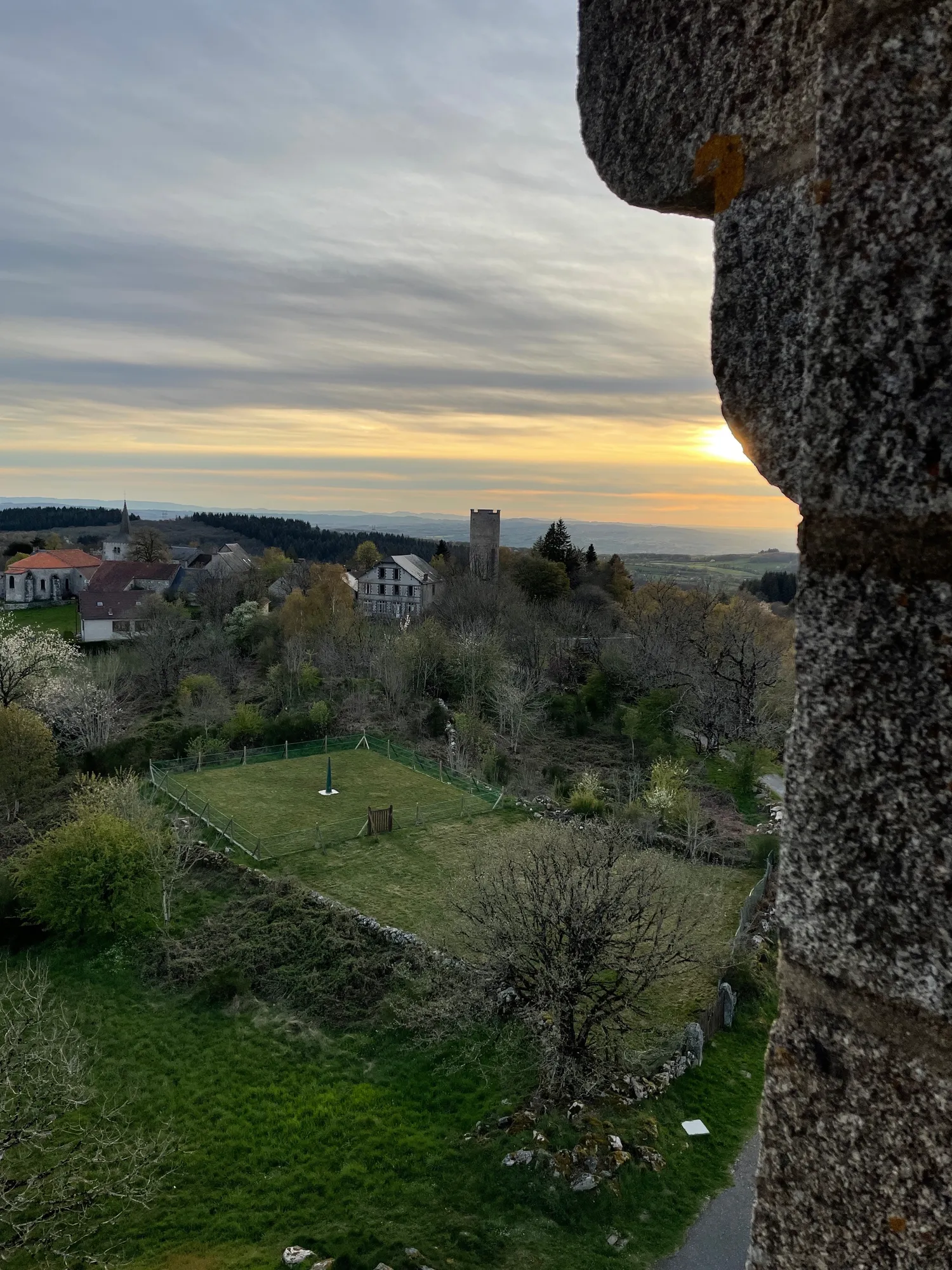 Image qui illustre: La tour panoramique d’observation  à Toulx-Sainte-Croix - 1