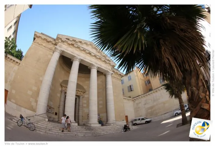 Image qui illustre: Eglise Saint-Louis