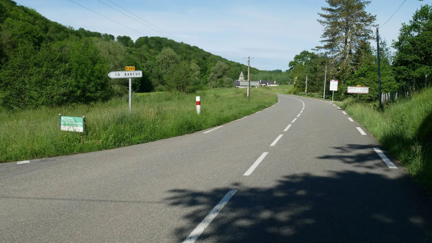 Image qui illustre: Route N°25 - De la vallée de Josbaig à Barcus à Geüs-d'Oloron - 1