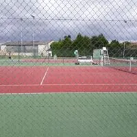 Image qui illustre: Terrain De Tennis à Scorbé-Clairvaux - 0