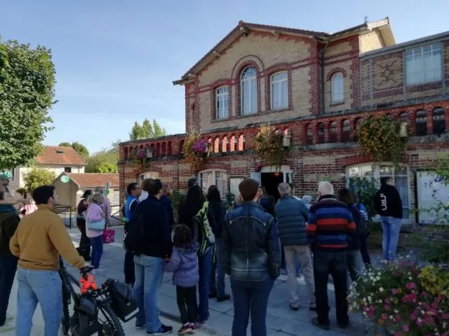 Image qui illustre: Visite guidée de la cité ouvrière Menier